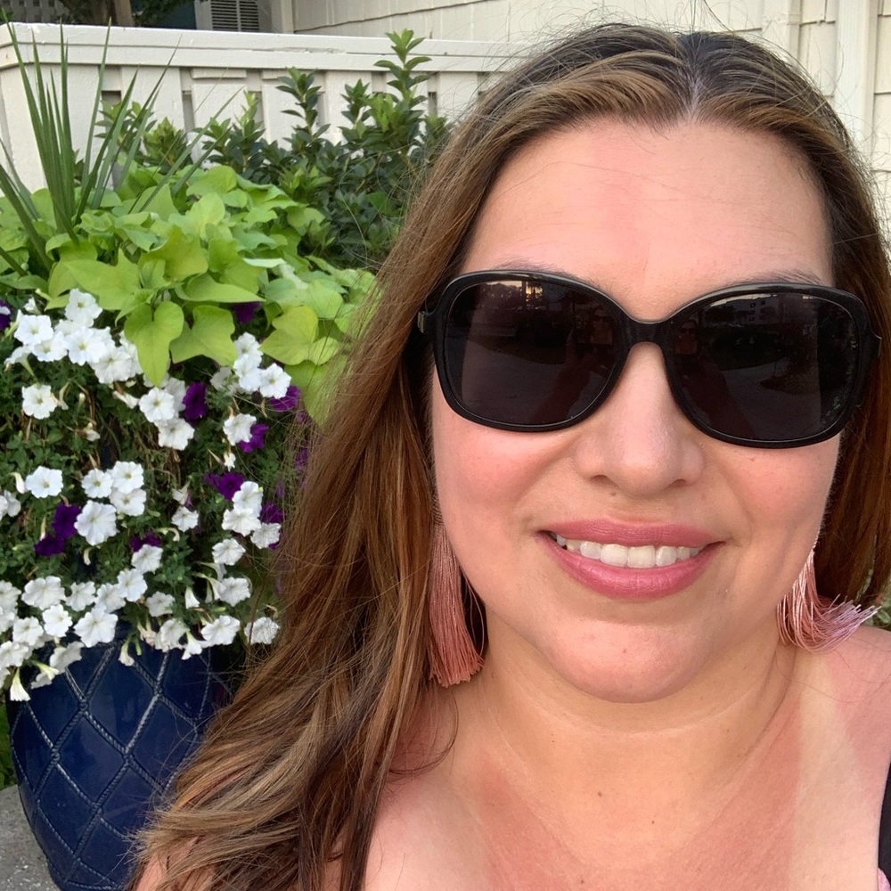 Meet your Posher, Lisa